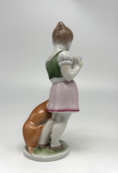 Антикварная статуэтка 
«Девочка с собачкой»