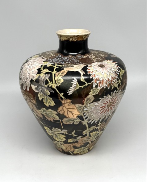 Антикварная ваза «Хризантемы»