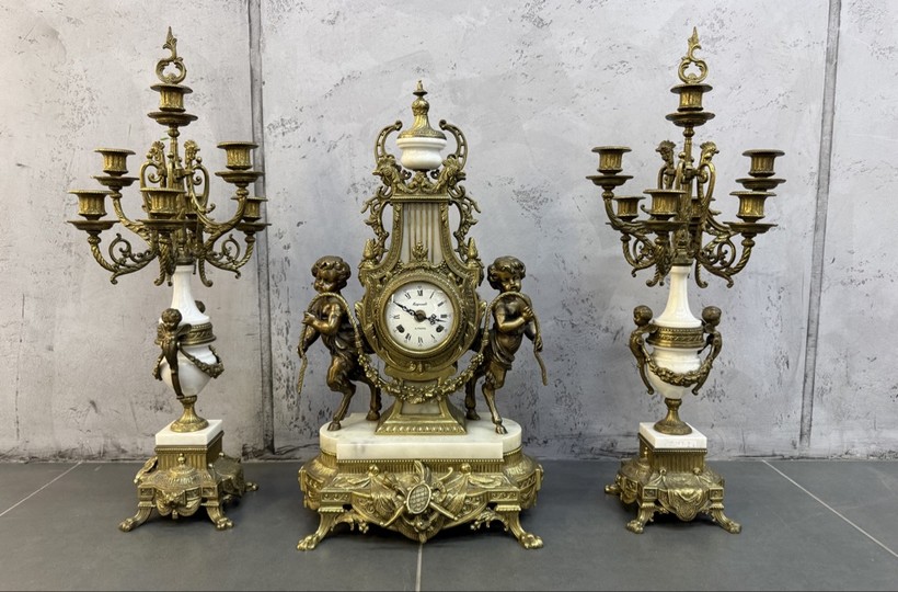 Антикварные часы с канделябрами,
Наполеон III