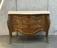 Antique dresser, historicism