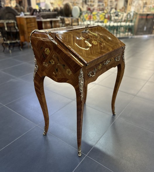 Антикварный стол-
бюро Луи XV, Франция