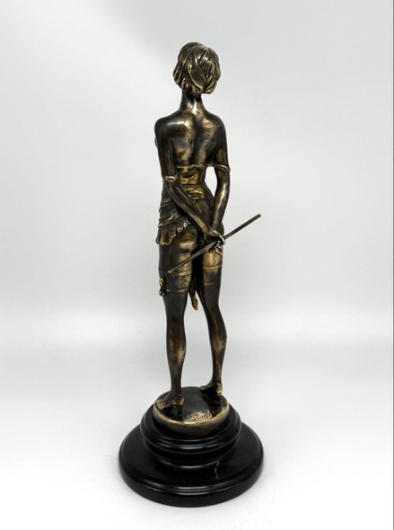 Бронзовая скульптура «Дрессировщица»