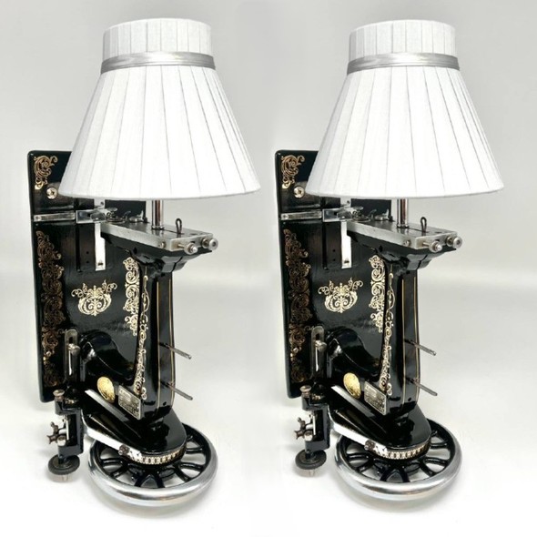 Пара дизайнерских бра