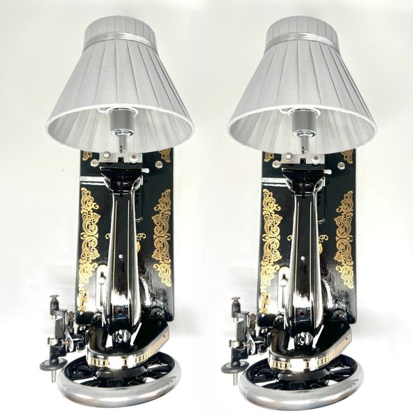 Пара дизайнерских бра