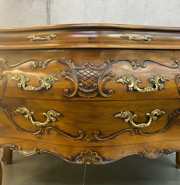 Vintage
Louis XIV chest of drawers