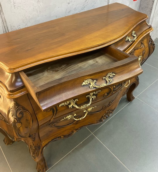 Vintage
Louis XIV chest of drawers