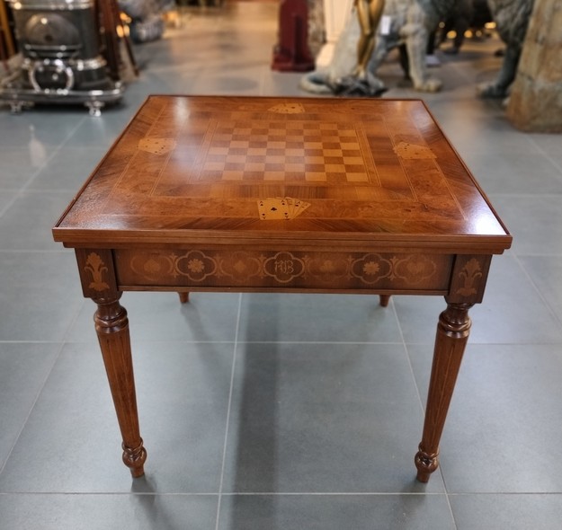 Vintage gaming table