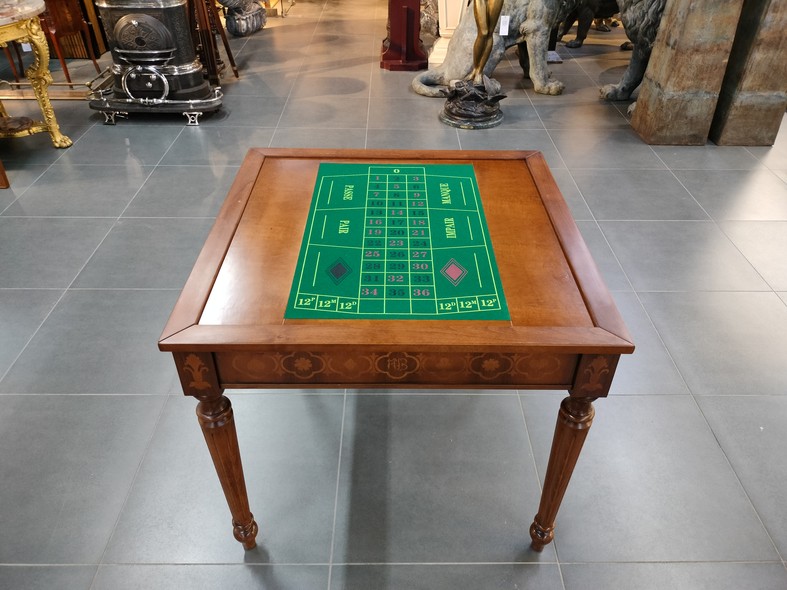 Vintage gaming table