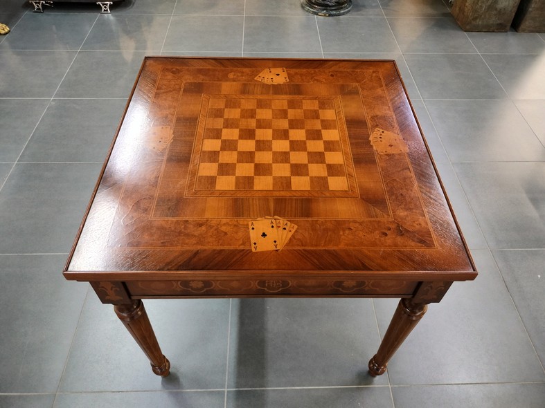 Vintage gaming table