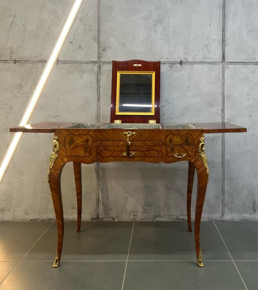 Antique dressing table