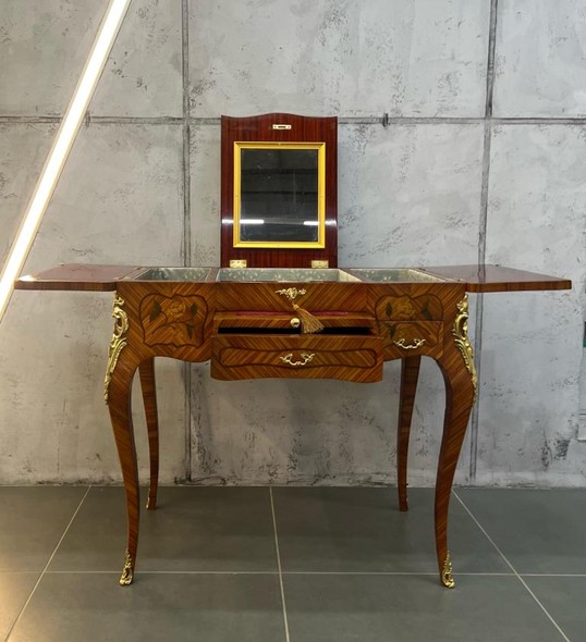 Antique dressing table