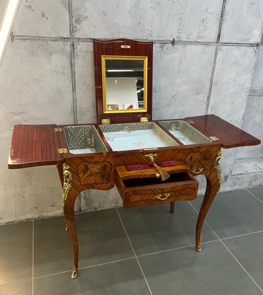 Antique dressing table