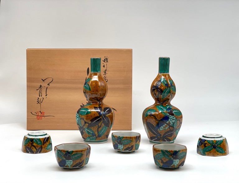 Antique sake set, Kutani