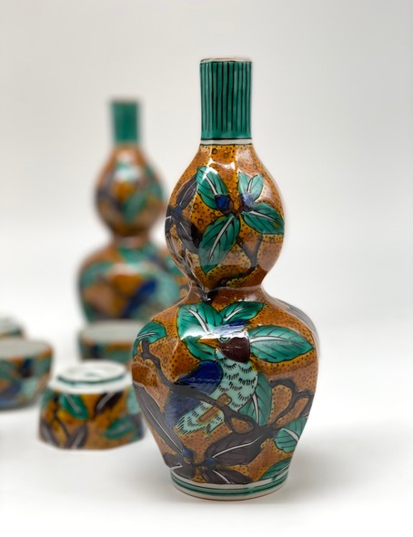 Antique sake set, Kutani