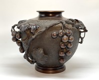 Antique vase with grapes Antique vase with grapes