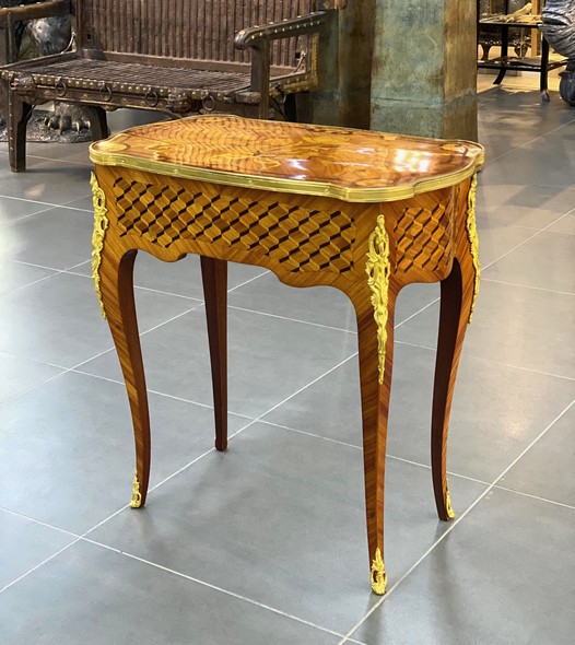 Antique Ladies Table
Louis XVI
