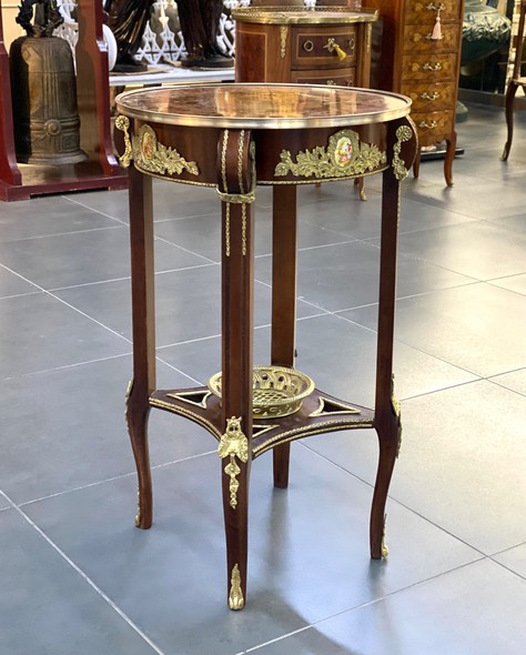 Antique table
Louis XVI