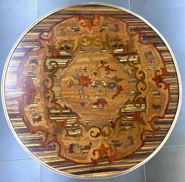 Antique table
Louis XVI