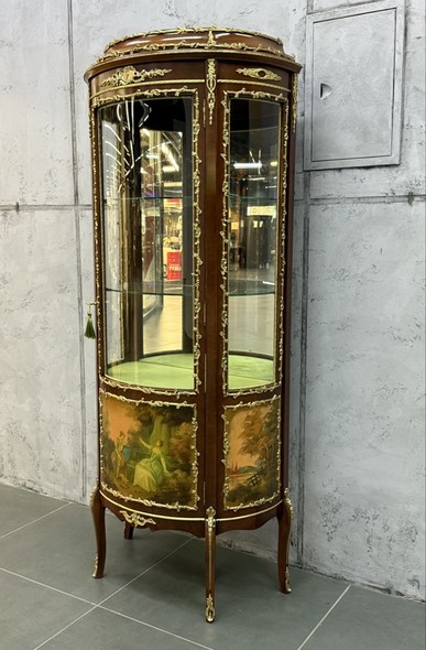 Antique display case
Louis XVI