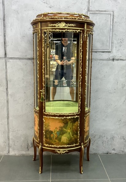Antique display case
Louis XVI