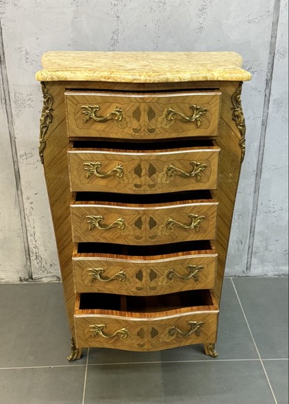 Antique chest of drawers
Louis XIV