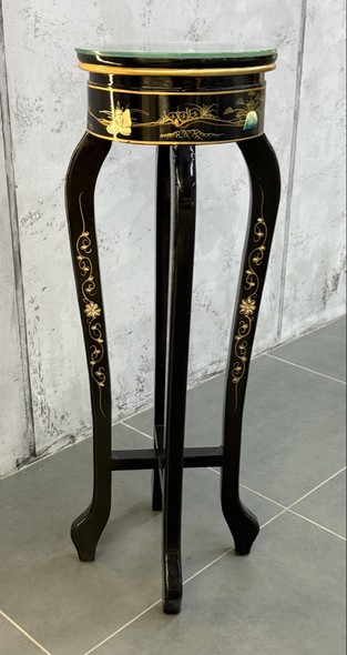 Console in chinoiserie style