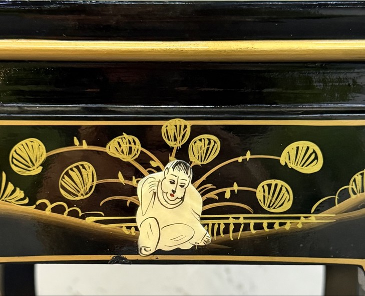 Vintage table
in style шинуазри