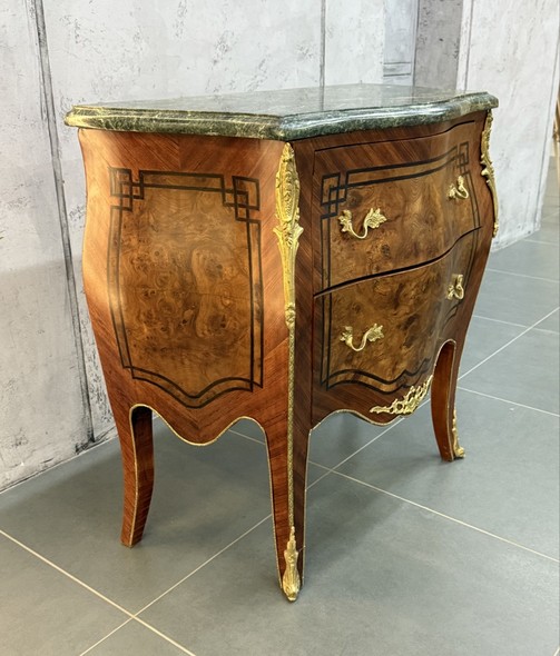 Antique bombet chest of drawers