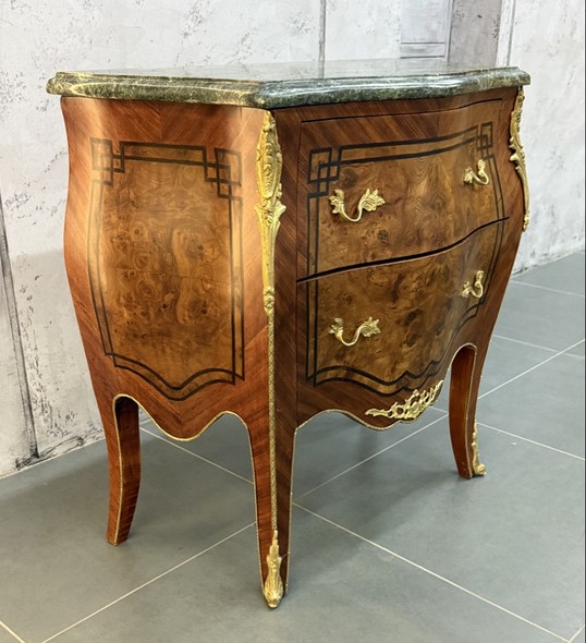 Antique bombet chest of drawers