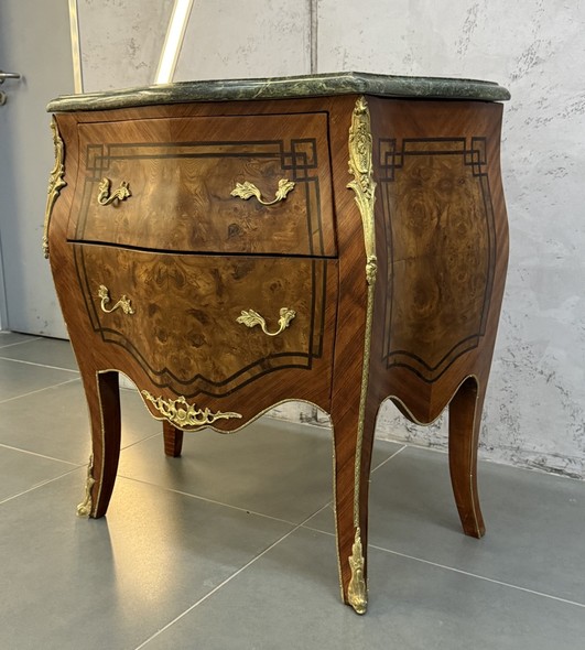 Antique bombet chest of drawers