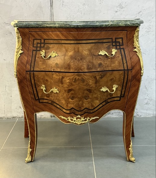 Antique bombet chest of drawers