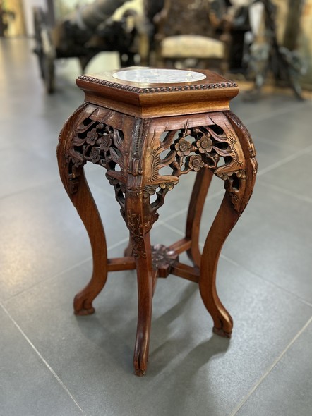 Antique console pedestal in oriental style