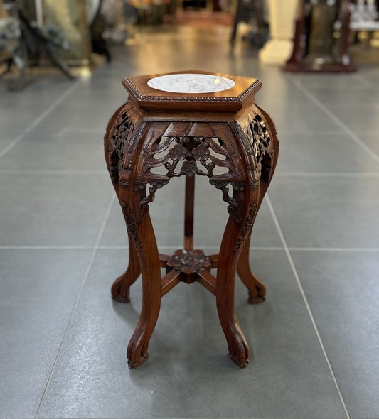 Antique console pedestal in oriental style