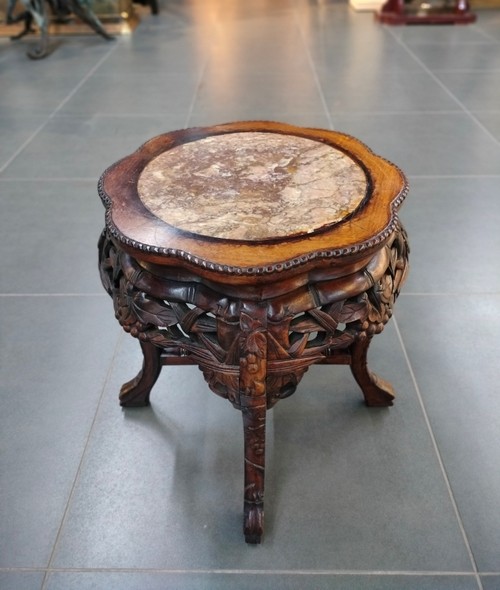 Antique console pedestal in oriental style