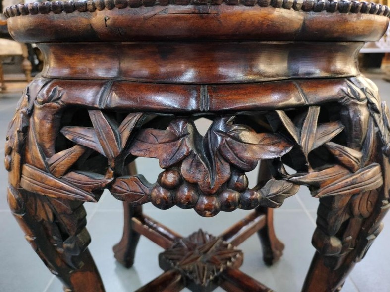 Antique console pedestal in oriental style