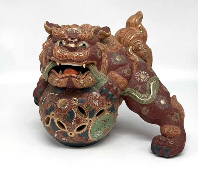Antique sculpture "Dog Fo"