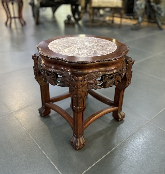Antique console pedestal in oriental style