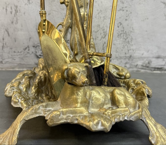 Антикварные каминные принадлежности
в охотничьем стиле