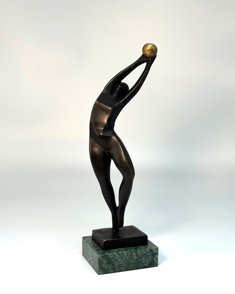 Скульптура «Волейболистка»