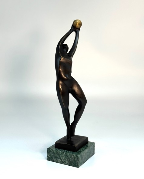 Скульптура «Волейболистка»