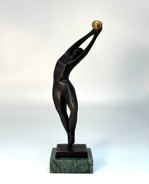 Скульптура «Волейболистка»