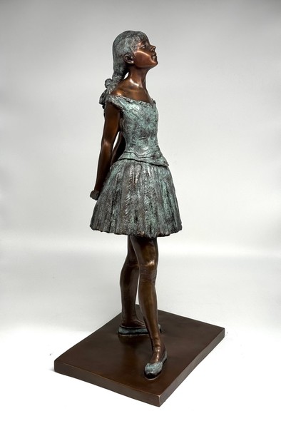 Sculpture of a young ballerina