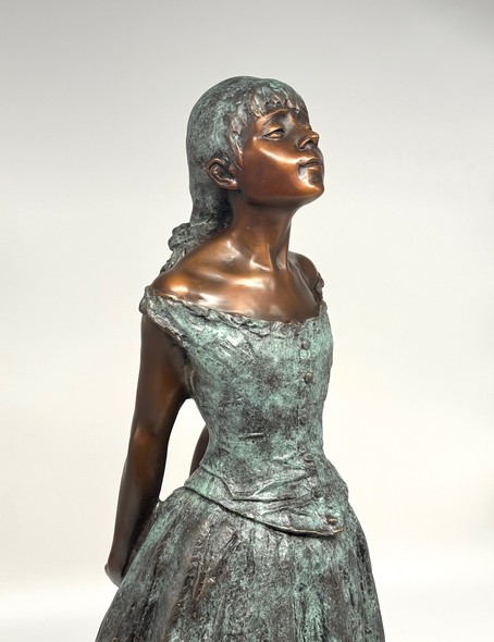 Sculpture of a young ballerina