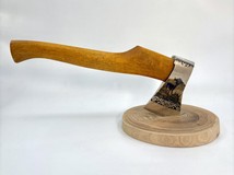 Топор с охотничьим сюжетом