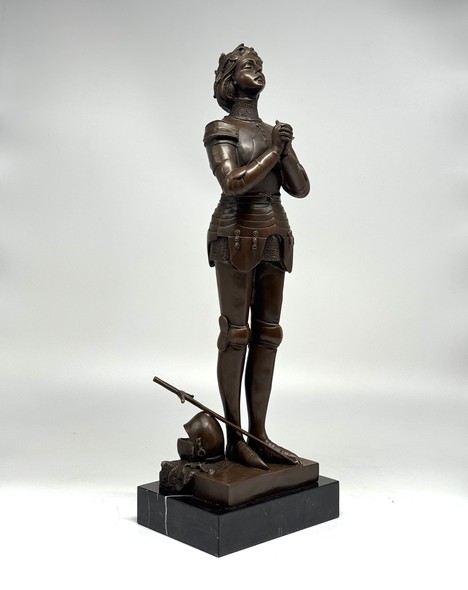 Винтажная скульптура
"Жанна Д'Арк"