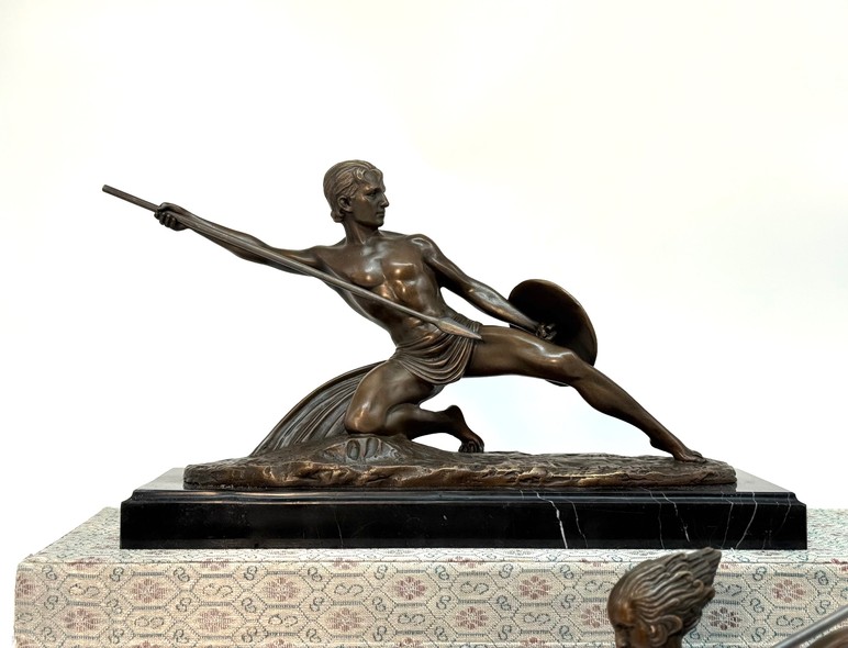 Винтажная скульптурная композиция «Воин и амазонка»