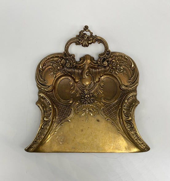 Vintage fireplace dustpan