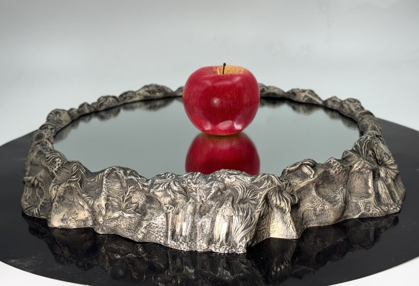 The Mirrored Plateau, 
England, the 19th century.