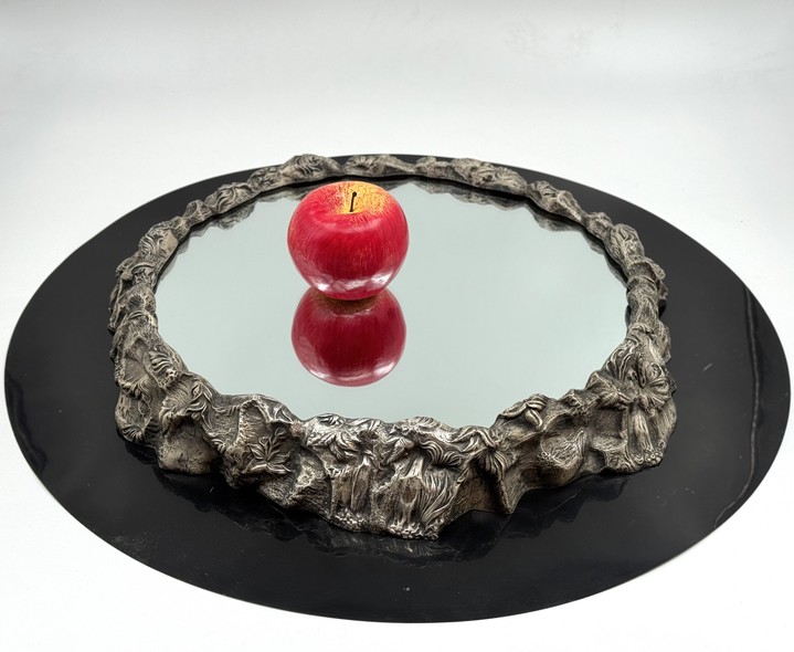 The Mirrored Plateau, 
England, the 19th century.