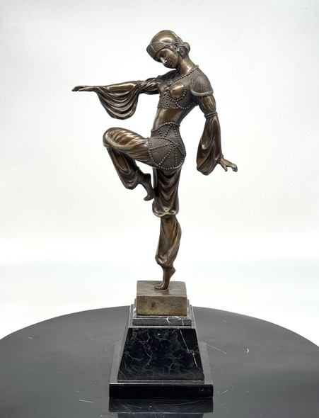 Antique sculpture "Dancer"